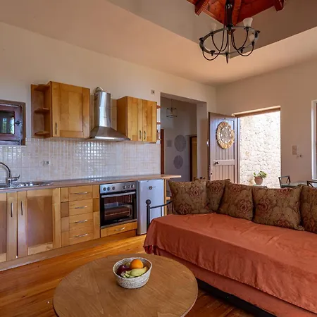 Hillside View, House 1 *