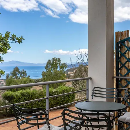 Hillside View, House 1 *