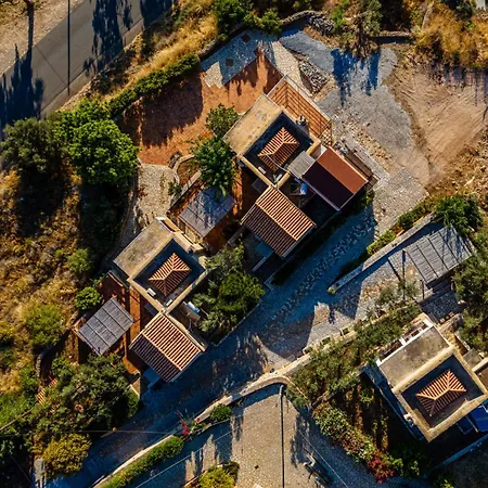 Hillside View, House 1 *