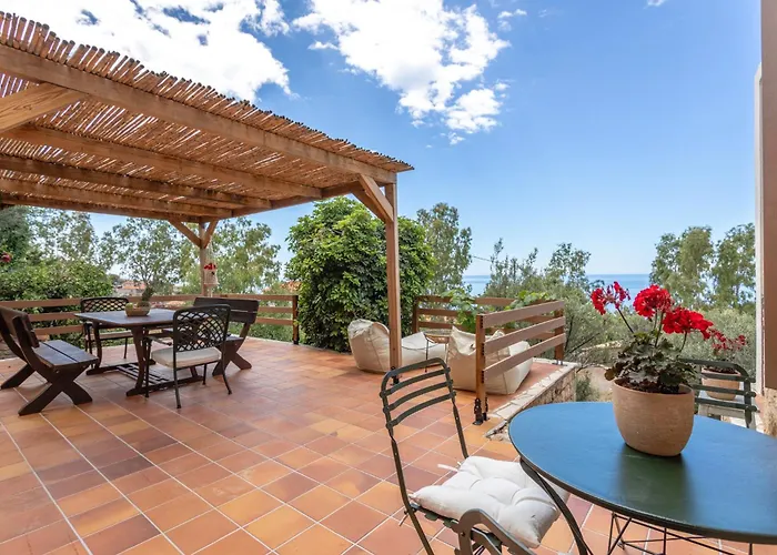 Вилла Hillside View, House 1 *