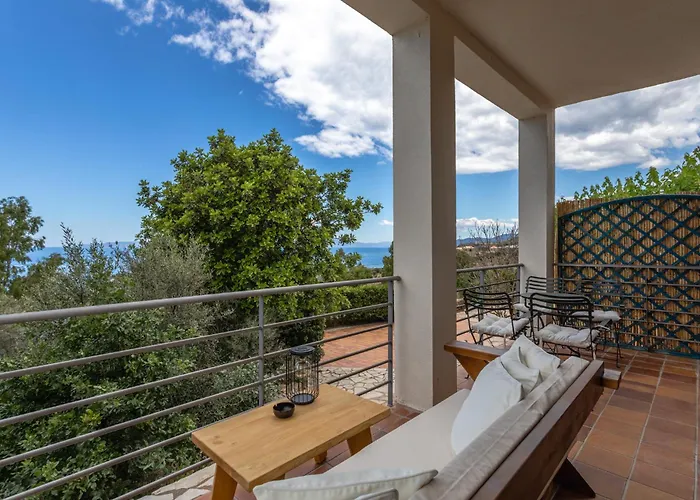 Hillside View, House 1