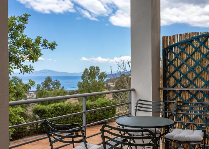 Hillside View, House 1 *